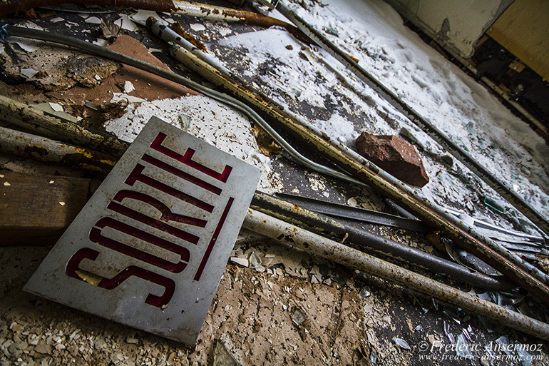 [:en]Abandoned office buildings, urbex in Quebec[:frBâtiments et bureaux abandonnés, urbex au Québec