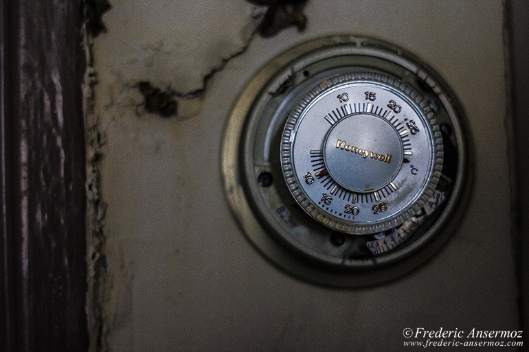 [:en]Abandoned office buildings, urbex in Quebec[:frBâtiments et bureaux abandonnés, urbex au Québec