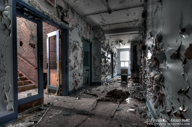 [:en]Abandoned office buildings, urbex in Quebec[:frBâtiments et bureaux abandonnés, urbex au Québec