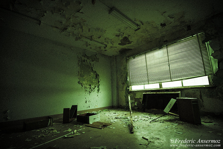 [:en]Abandoned office buildings, urbex in Quebec[:frBâtiments et bureaux abandonnés, urbex au Québec