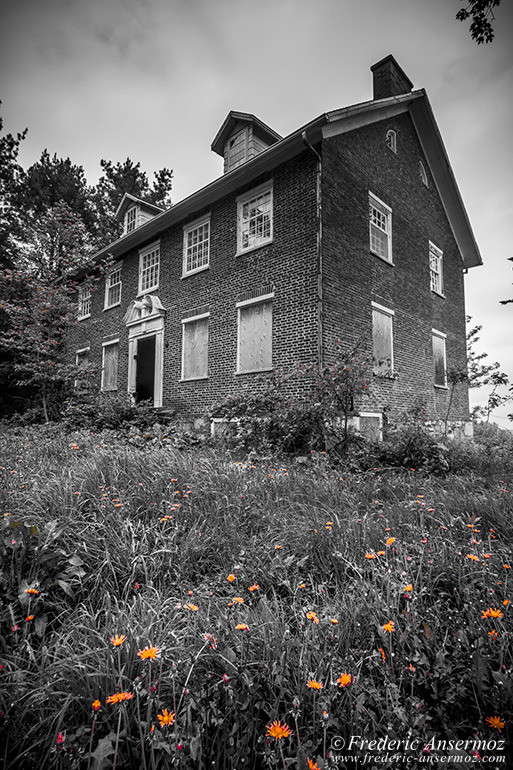Abandoned mansion qc 12