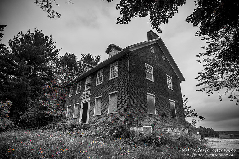 Abandoned mansion qc 23