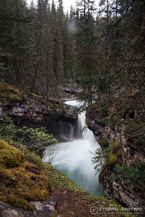 18 johnston canyon waterfall