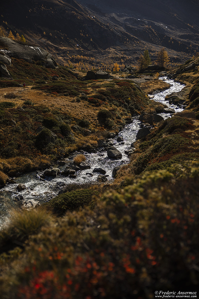 Automne en Valais. Randonnée en Suisse pour voir les couleurs