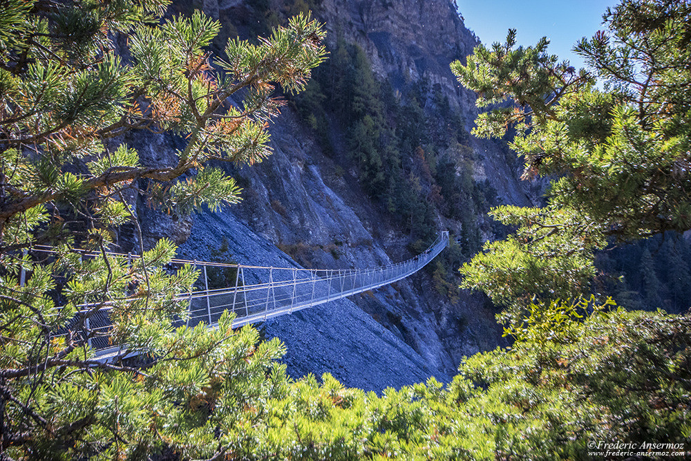 Bisse du Torrent Neuf (Bisse de Savièse), chemin aérien, Valais, Suisse