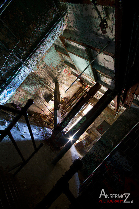 Exploration urbaine de la Canada Malting, usine abandonnée à Montréal