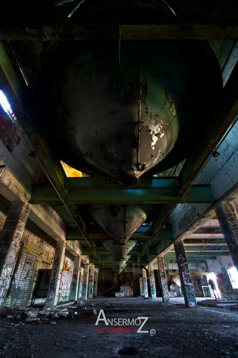 Exploration urbaine de la Canada Malting, usine abandonnée à Montréal