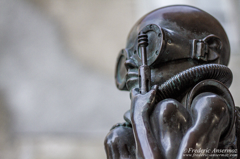 23 hr giger sculpture