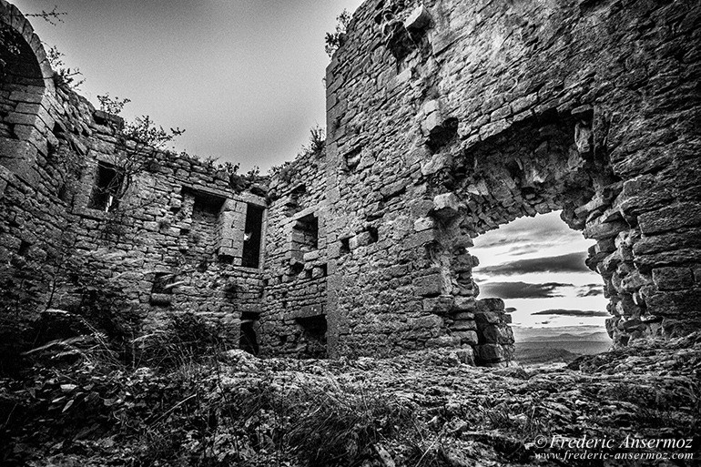 Le Château de Viviourès, connu sous le nom du Château de la Roquette, dans le sud de la France