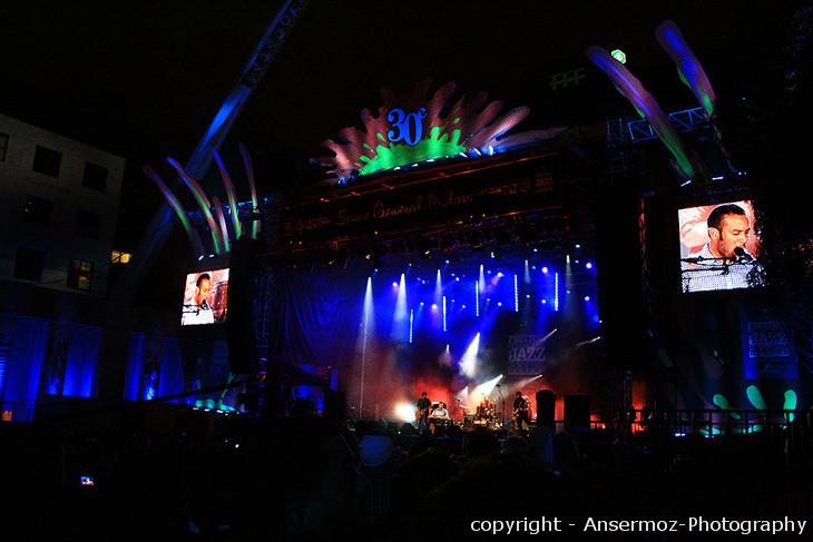 Ben Harper in concert at Jazz Festival in Montreal