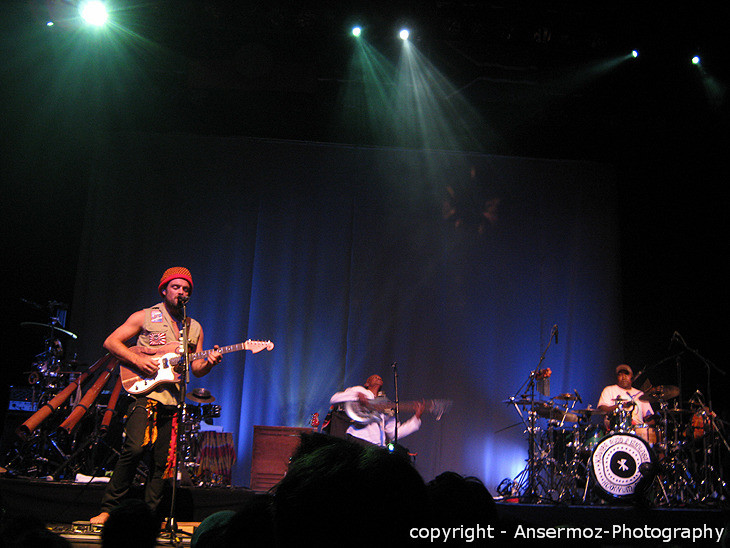 Xavier Rudd and Izintaba in Montreal at Metropolis