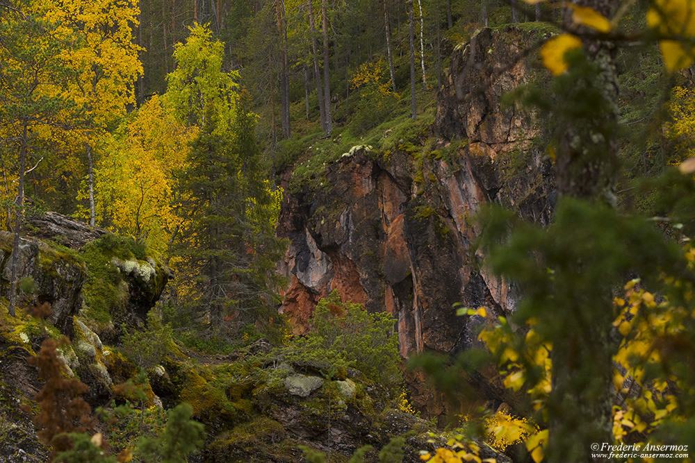 Falaises autour des rapides de Kiutaköngäs, Rivière Oulankajoki