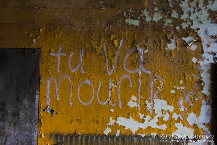 Murs de graffiti remplis de fautes d’orthographe Murs de graffiti remplis de fautes d’orthographe