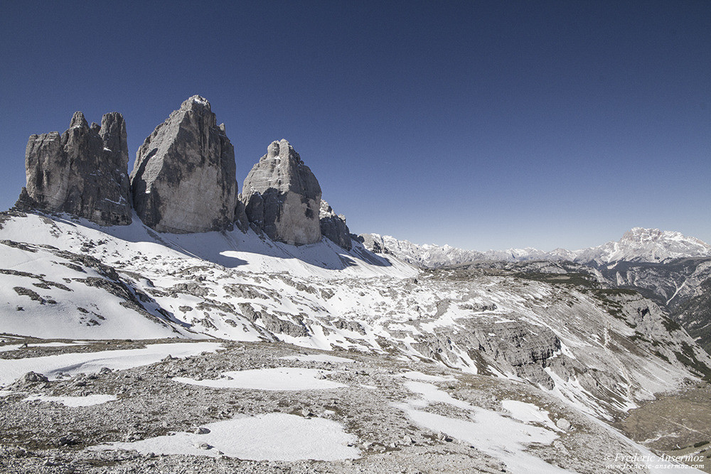 Tre Cime di Lavaredo,(de gauche à droite), Cima Piccola, Cima Grande et Cima Ovest