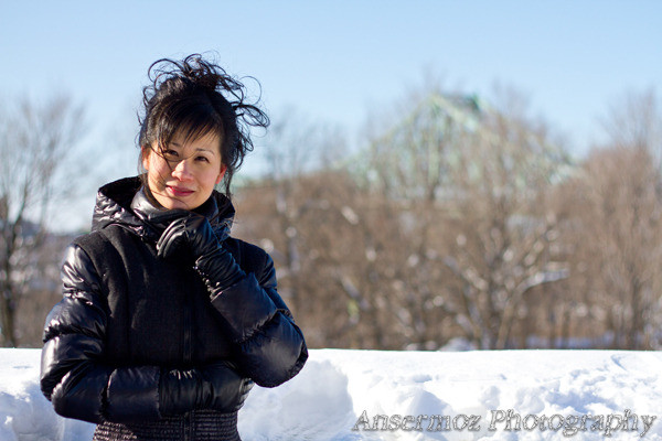 Minna e shin artist portrait in Montreal