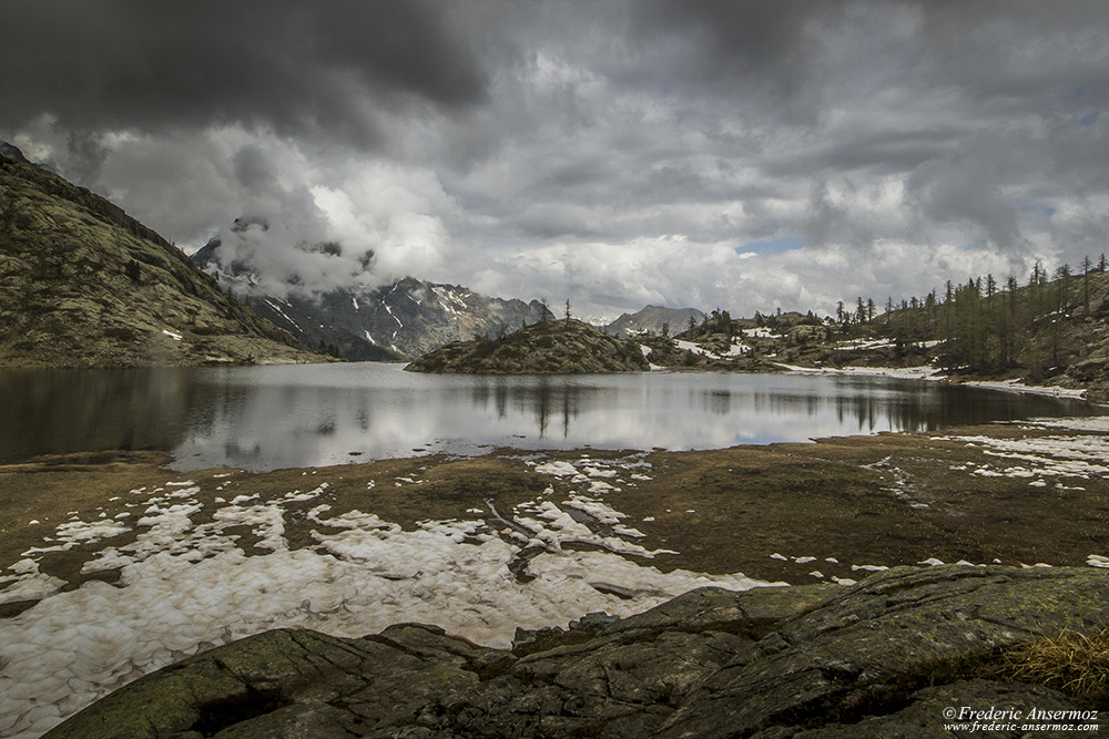 Lago Bianco dans le Parc du Mont Avic