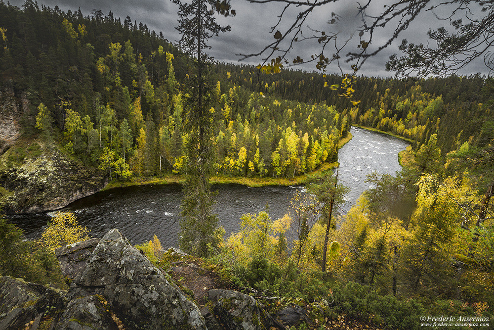 Rivière Kitkajoki à Vattumutka, parc national Oulanka, Kuusamo, Finlande