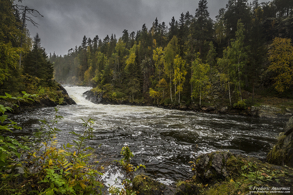 Chute Jyrävä au parc national d'Oulanka, près de Siilastupa