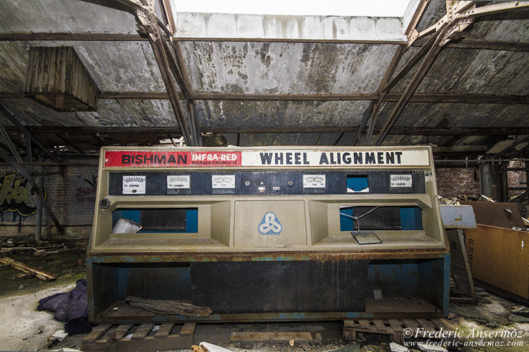 The abandoned paper recycling plant of Montreal