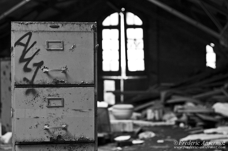 The abandoned paper recycling plant of Montreal