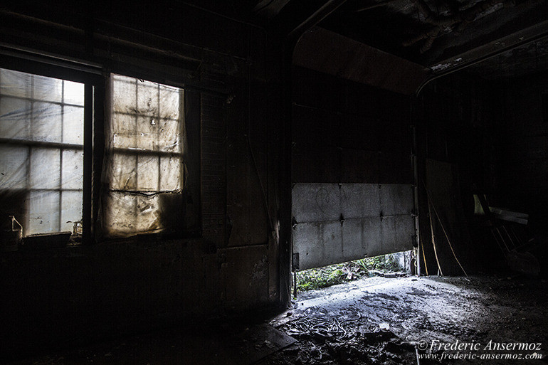 The abandoned paper recycling plant of Montreal