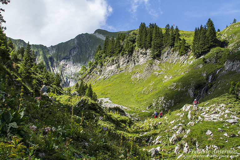 Hiking switzerland 02