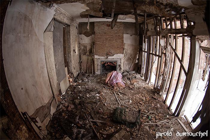 Bâtiments et bureaux abandonnés à St Hubert et la vieille Maison Redpath de Montréal