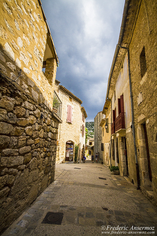 St guilhem le desert village 07