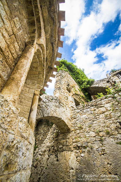 St guilhem le desert village 16