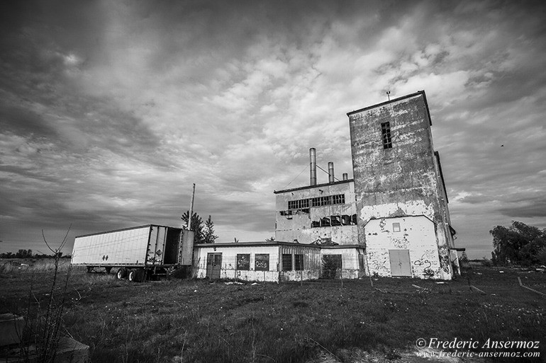 Usine abandonnée de Saint-Hubert, Québec Usine abandonnée de Saint-Hubert, Québec
