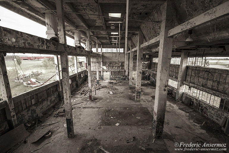 Usine abandonnée de Saint-Hubert, Québec