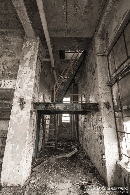 Usine abandonnée de Saint-Hubert, Québec