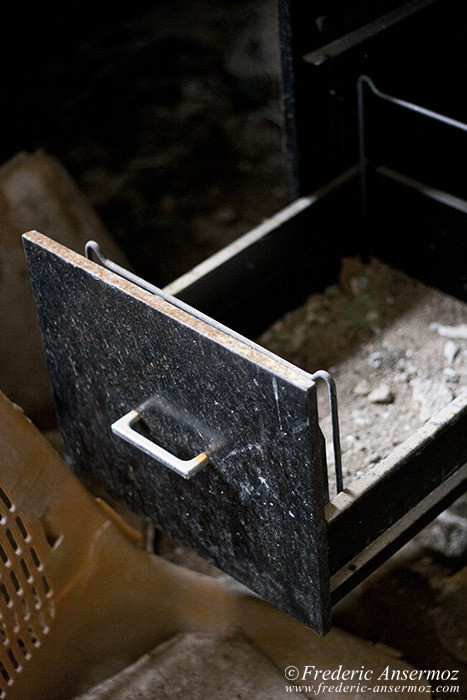 Rusty drawer, abandoned office, urban exploration