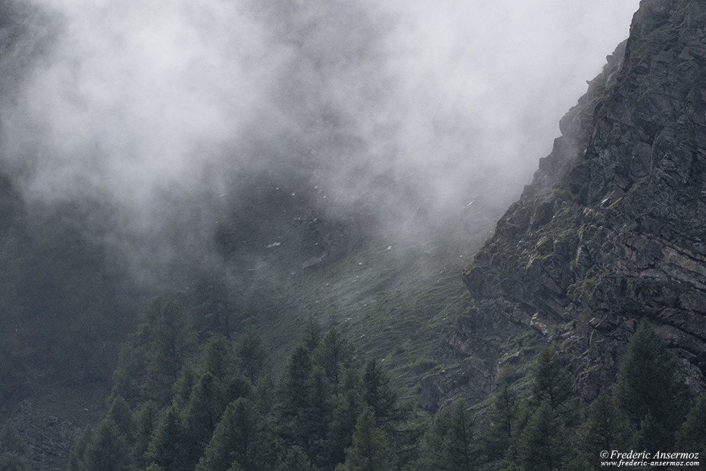 Valnontey, Val de Cogne, dramatic light through the mist